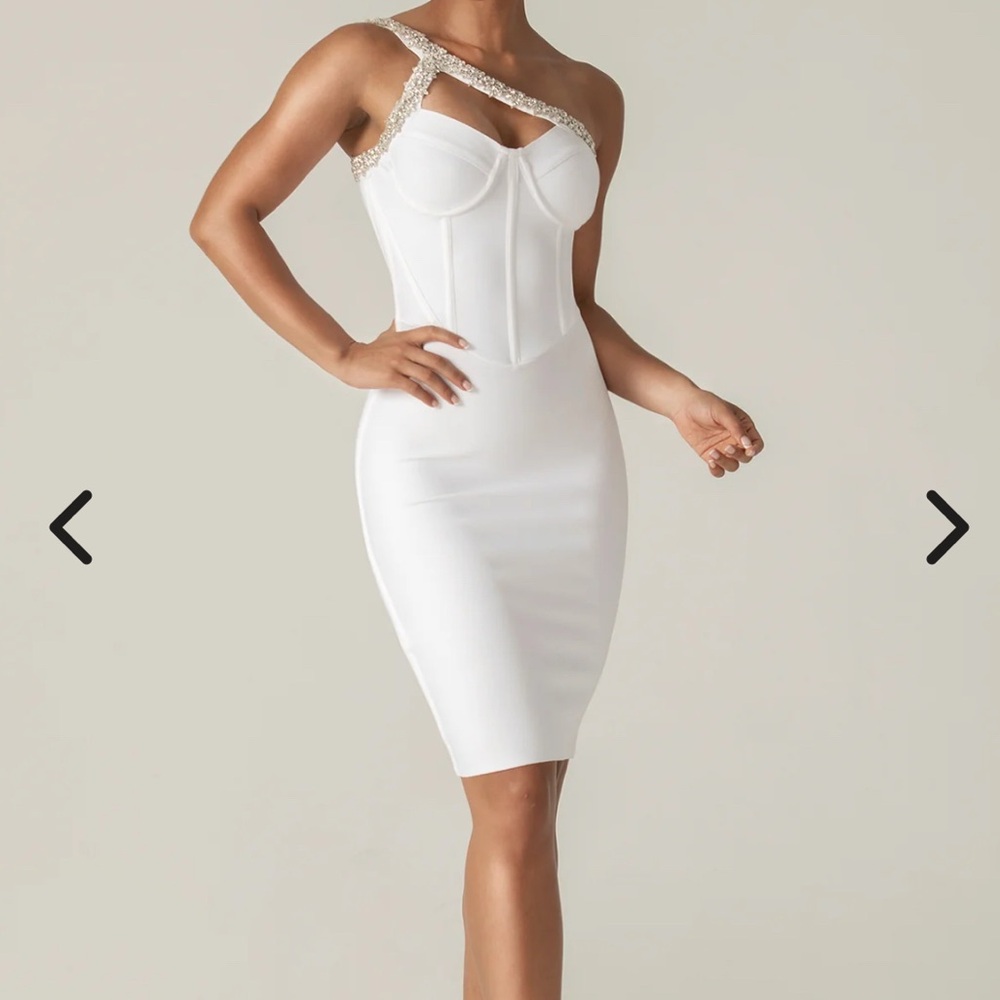 Alieva Elegant White Rhinestone Bandage Dress